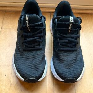 Nike Revolution Black Tennis Shoes